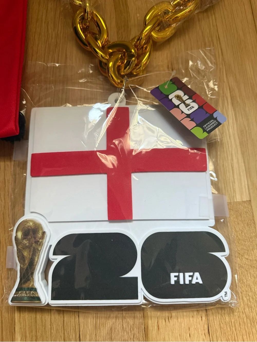 England Soccer World Cup Fan Gear - Fifa Scarf w/ Giant Necklace Red/White (NEW)